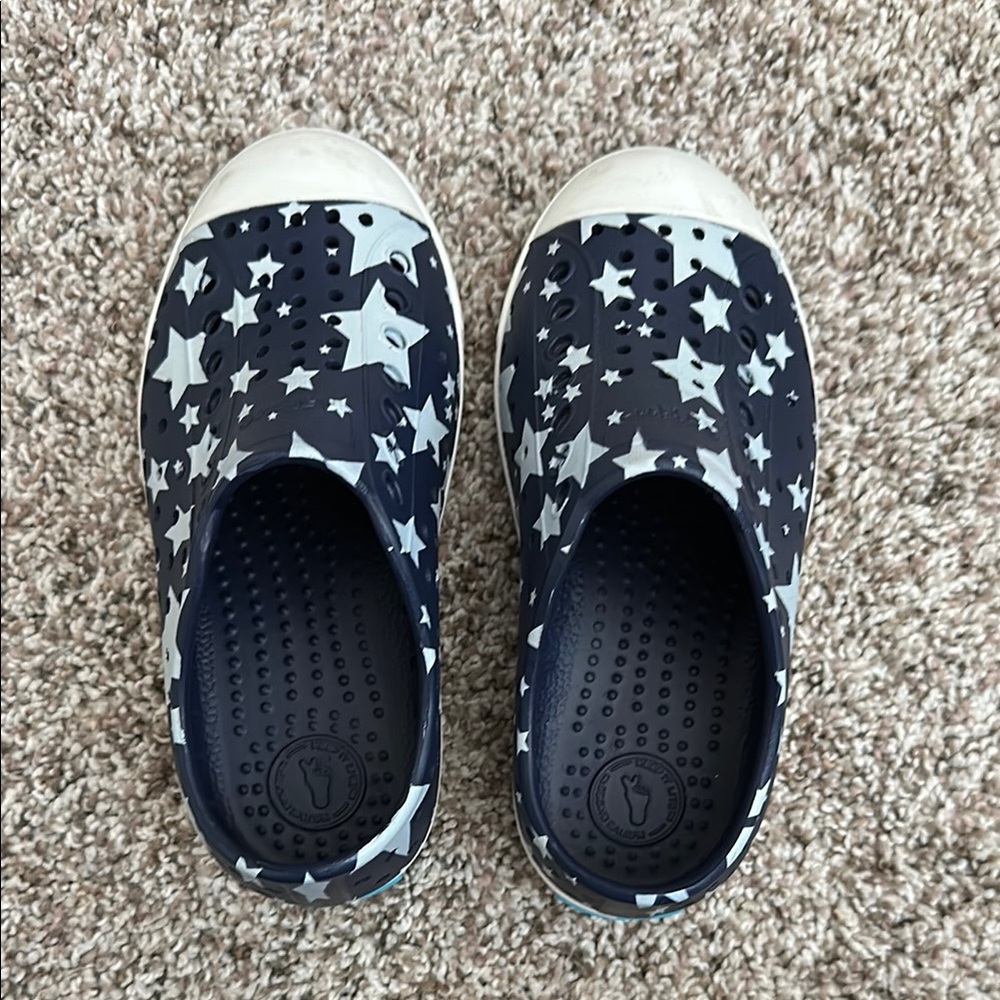 Native Kids Sneakers in Navy with Star Pattern